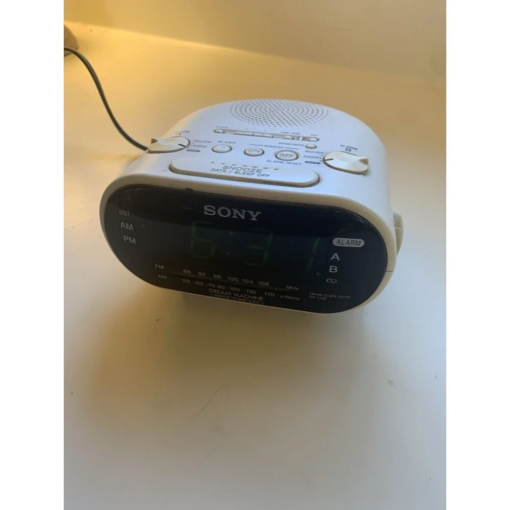 Sony Dream Machine ICF-C318 AM/FM Dual Alarm Clock Radio Digital White Retro